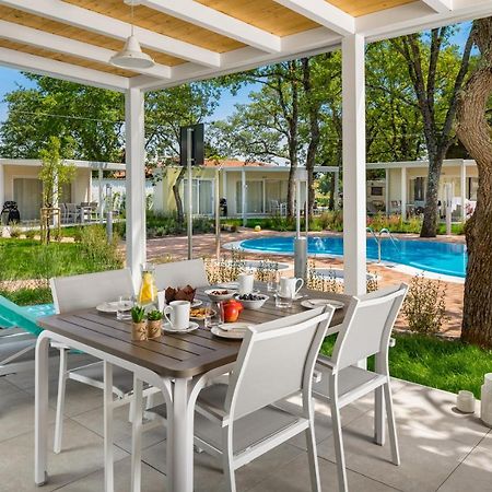 Camping Ulika Mobile Homes - Naturist Cervar-Porat Bagian luar foto