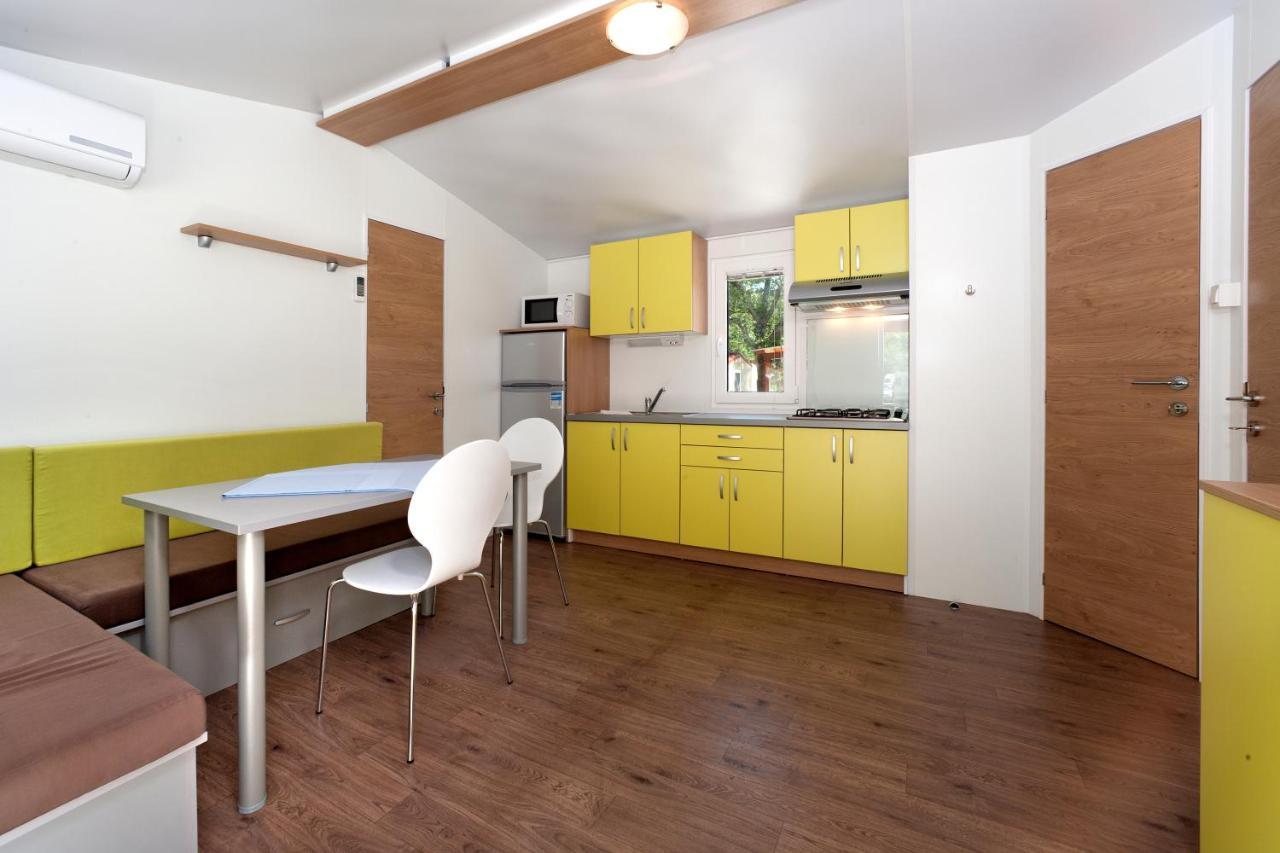 Camping Ulika Mobile Homes - Naturist Cervar-Porat Bagian luar foto