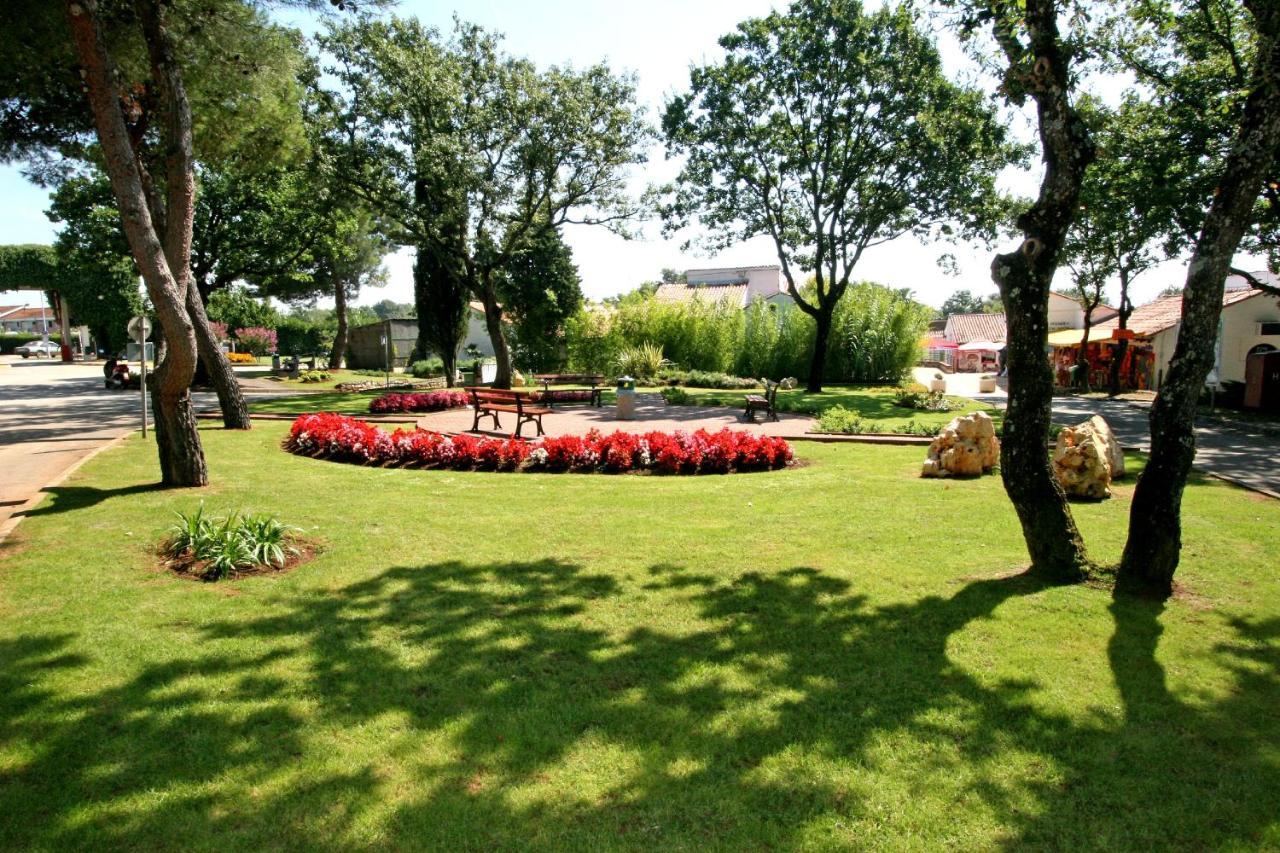 Camping Ulika Mobile Homes - Naturist Cervar-Porat Bagian luar foto