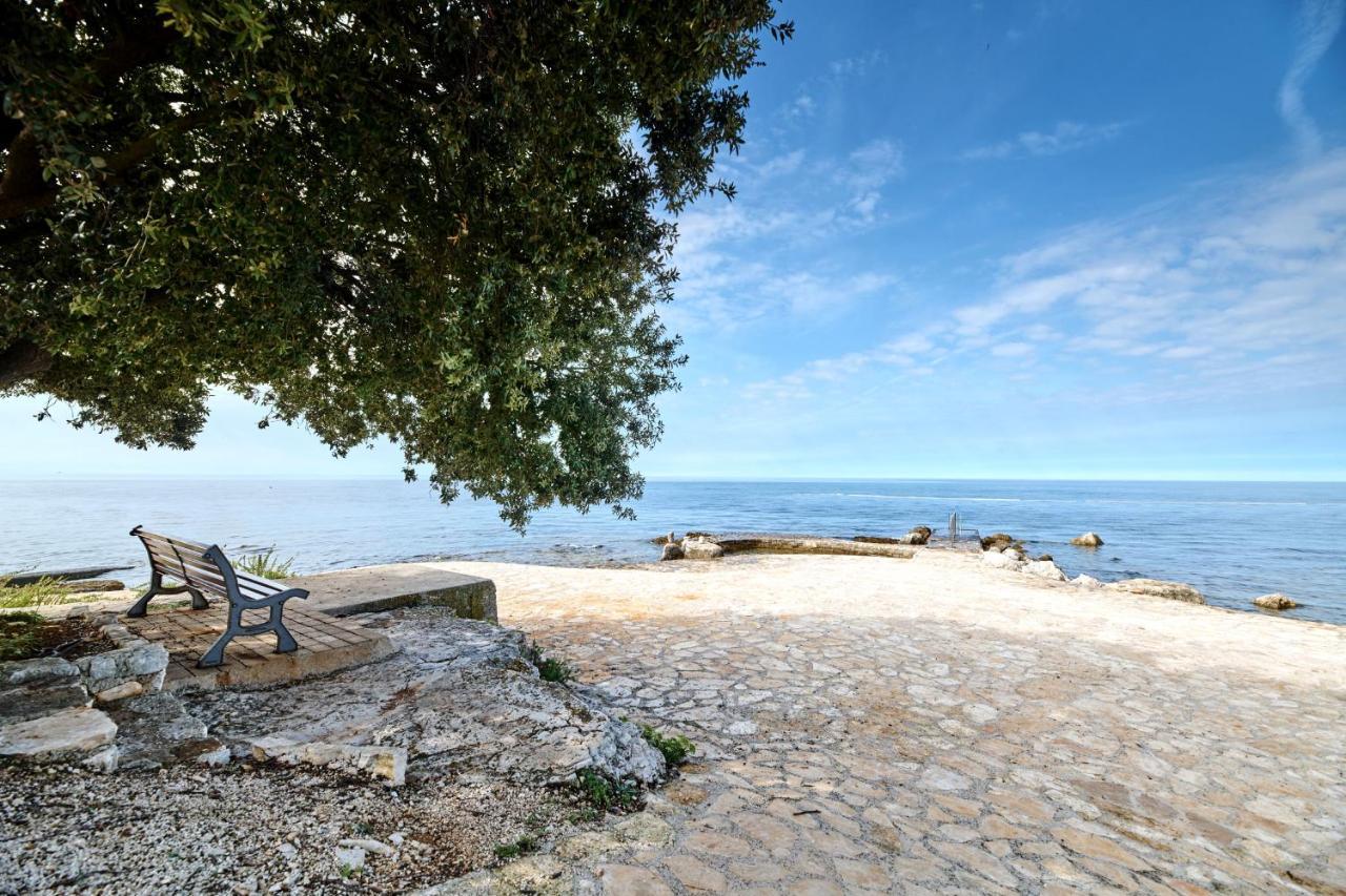 Camping Ulika Mobile Homes - Naturist Cervar-Porat Bagian luar foto