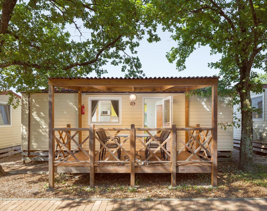 Camping Ulika Mobile Homes - Naturist Cervar-Porat Bagian luar foto