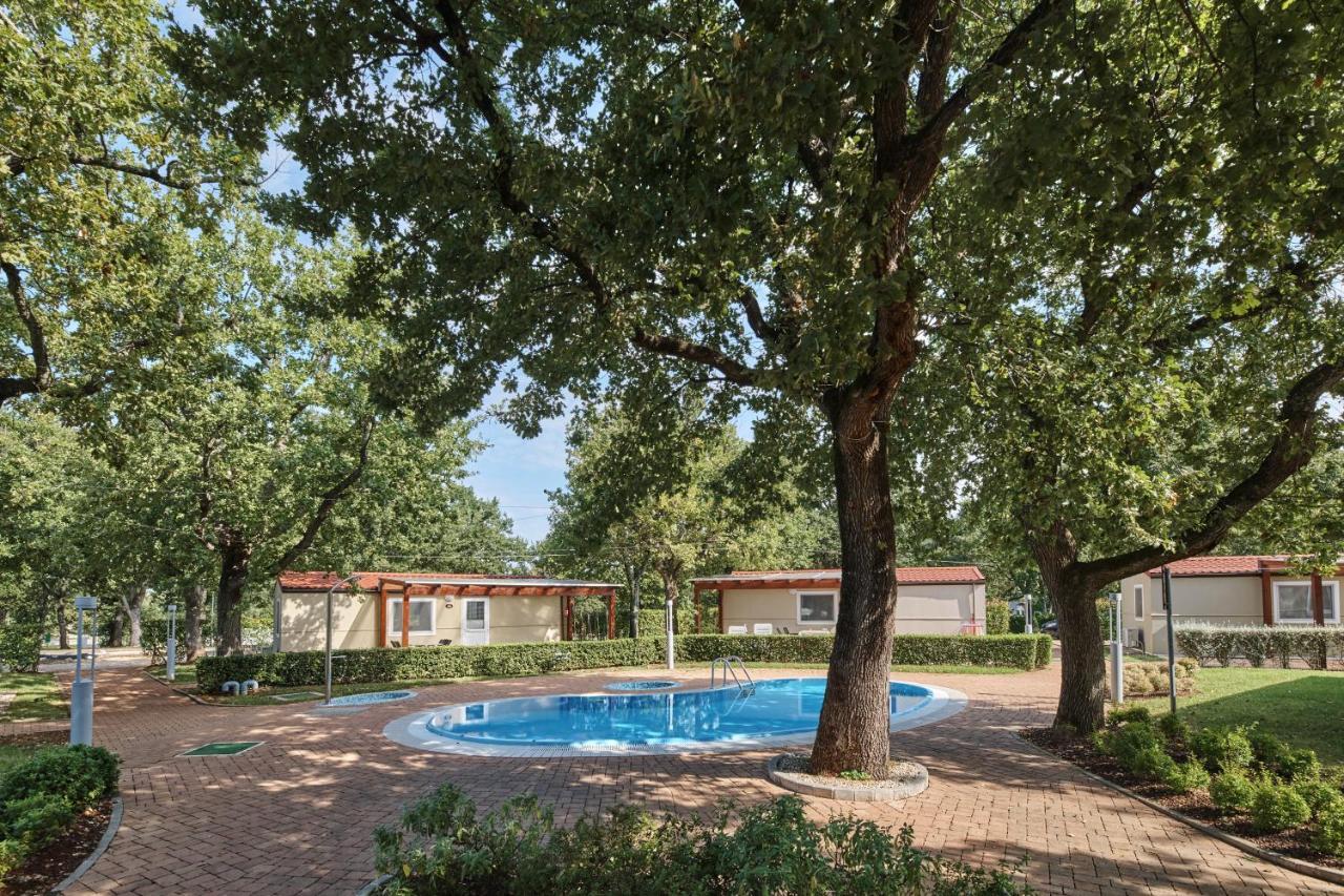 Camping Ulika Mobile Homes - Naturist Cervar-Porat Bagian luar foto