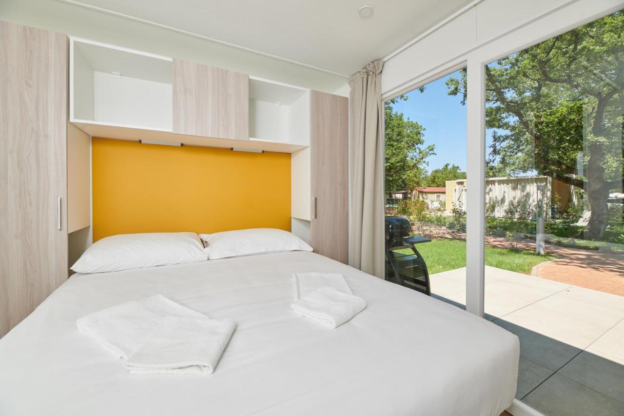 Camping Ulika Mobile Homes - Naturist Cervar-Porat Bagian luar foto