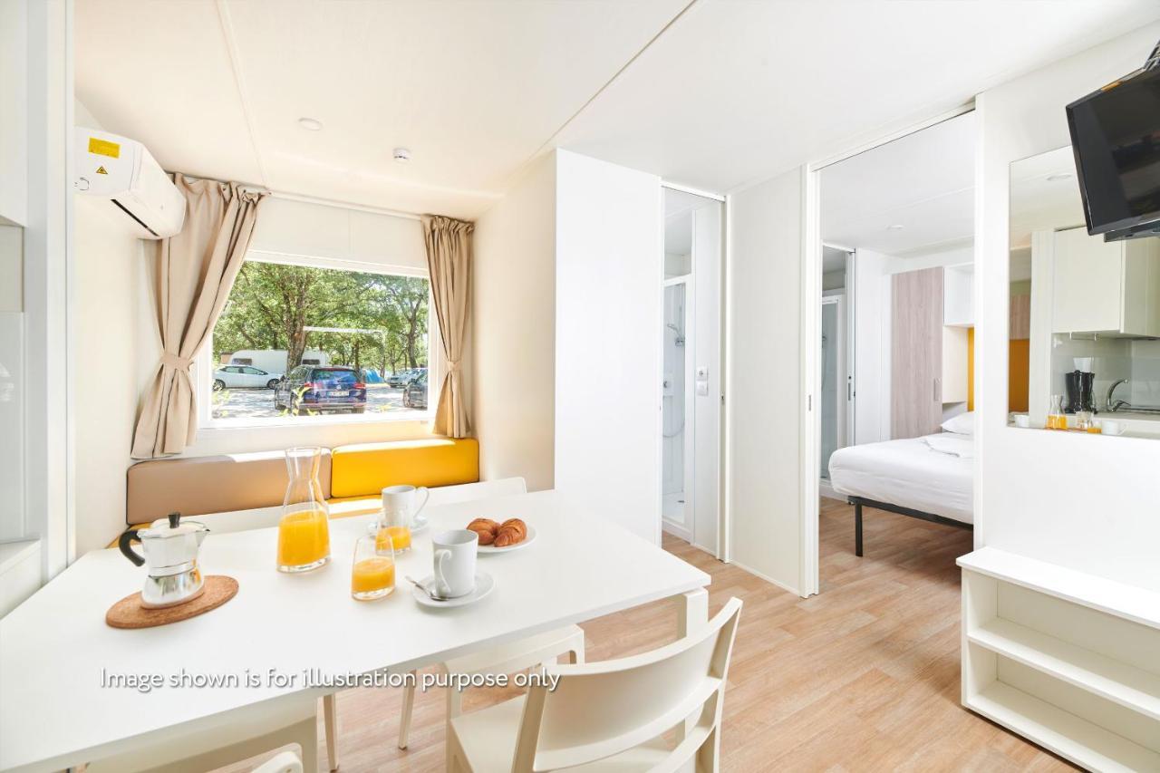 Camping Ulika Mobile Homes - Naturist Cervar-Porat Bagian luar foto