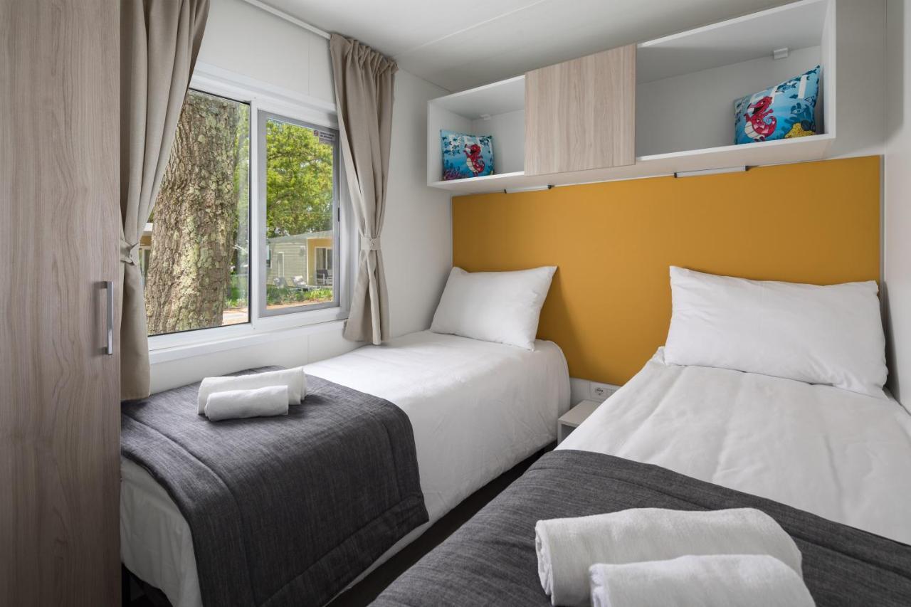 Camping Ulika Mobile Homes - Naturist Cervar-Porat Bagian luar foto