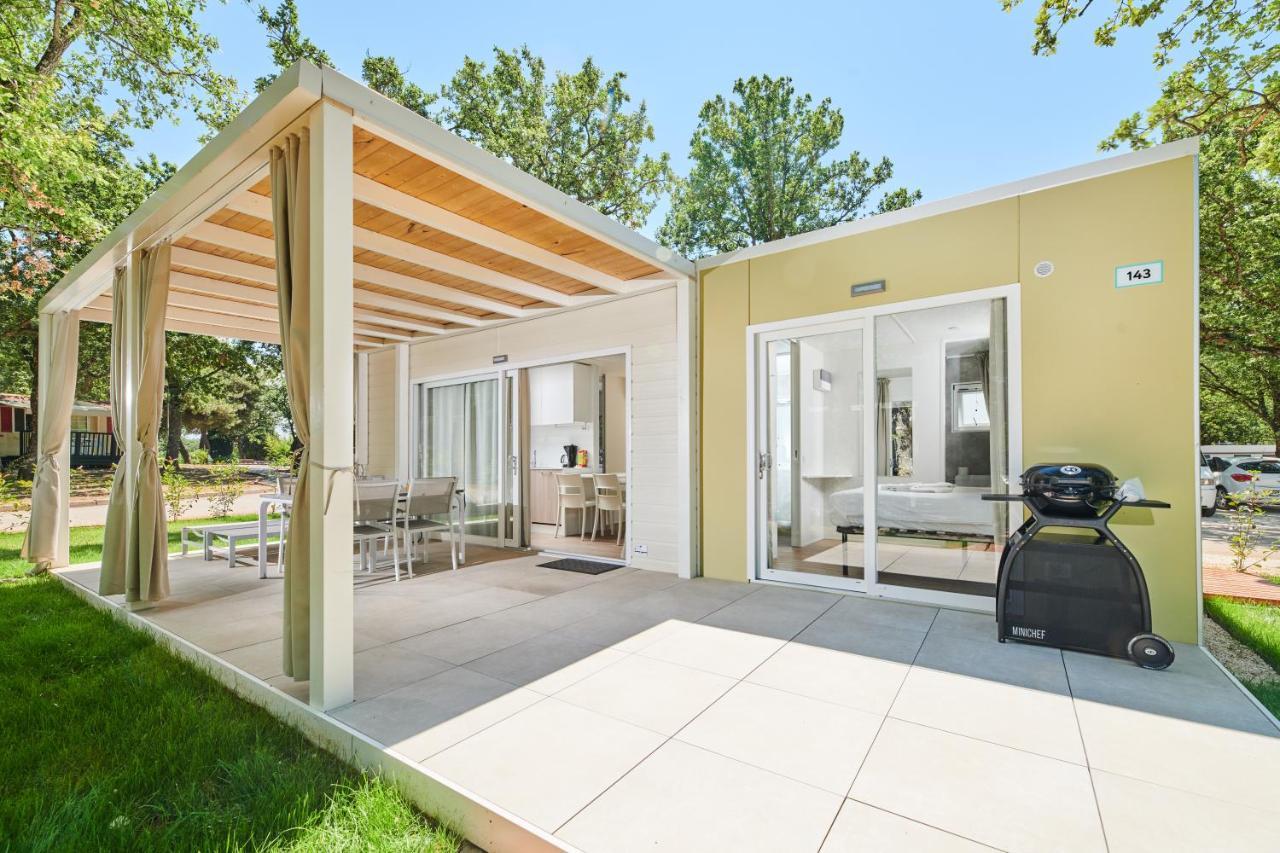 Camping Ulika Mobile Homes - Naturist Cervar-Porat Bagian luar foto