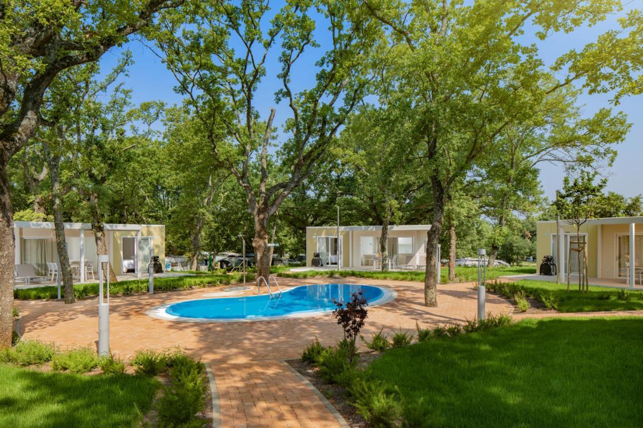 Camping Ulika Mobile Homes - Naturist Cervar-Porat Bagian luar foto