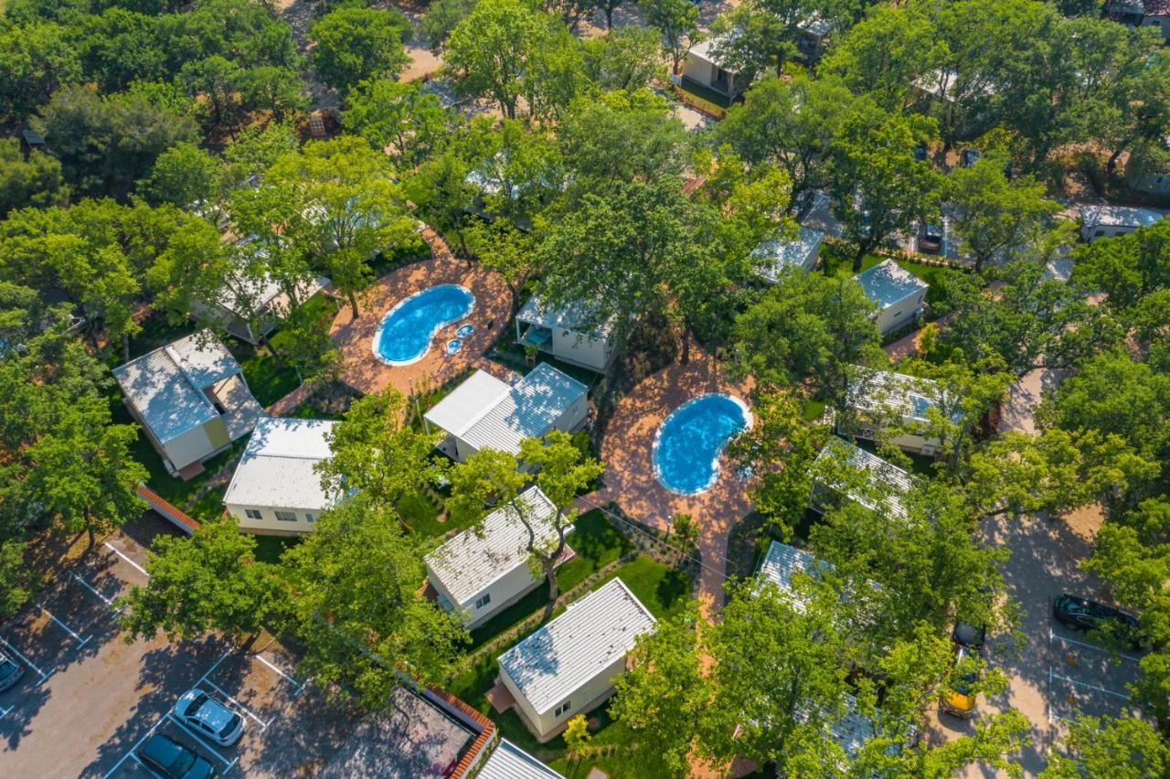 Camping Ulika Mobile Homes - Naturist Cervar-Porat Bagian luar foto