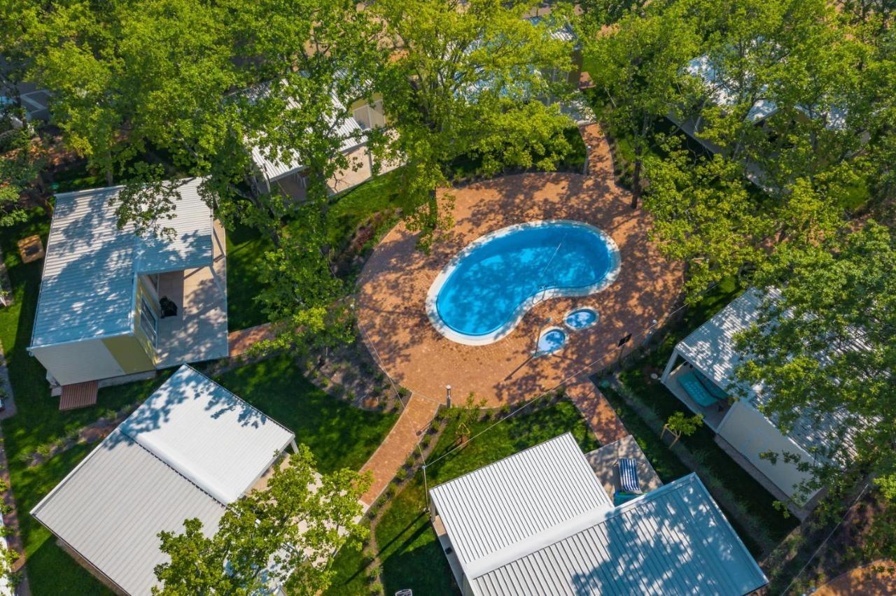 Camping Ulika Mobile Homes - Naturist Cervar-Porat Bagian luar foto